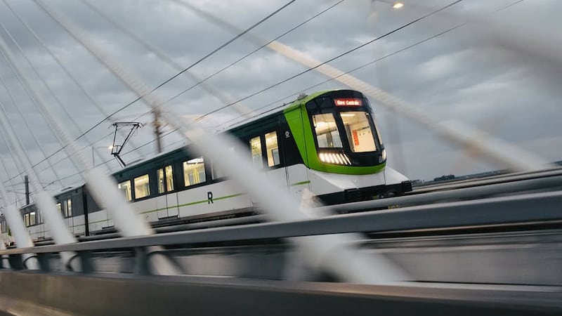 REM service interrupted during afternoon rush hour