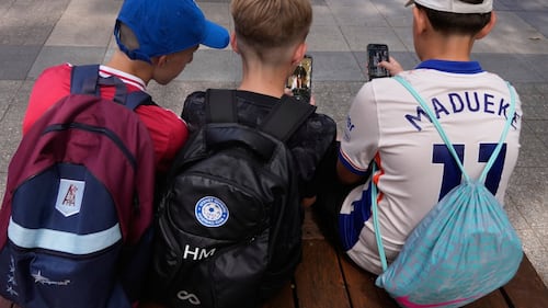 French lawmakers race to introduce an under-15 social media ban before the new school year