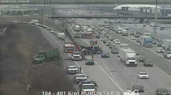 Eastbound collector lanes on Highway 401 at Hurontario Street reopen following collision: OPP