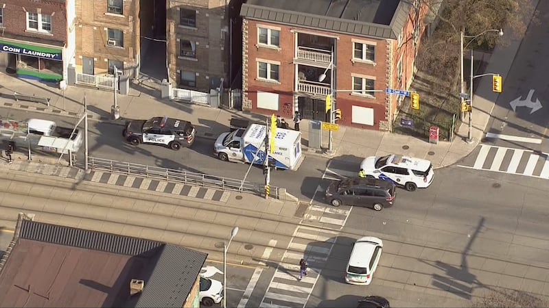 Teen seriously injured in midtown Toronto stabbing