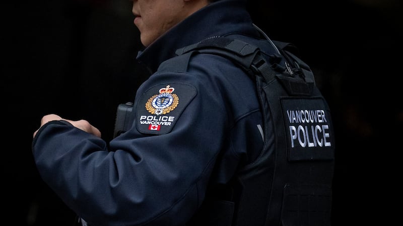Axe-wielding man arrested outside Vancouver restaurant
