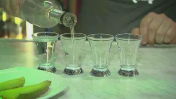 Vancouver mulls over extended drinking hours