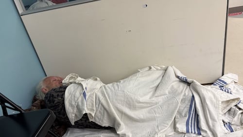 Hallway medicine under scrutiny at Saskatoon hospital after senior forced to lie on ground for hours