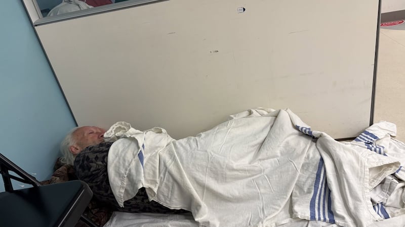Hallway medicine under scrutiny at Saskatoon hospital after senior forced to lie on ground for hours