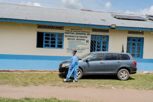Ebola outbreak raises concerns over spread, expert says