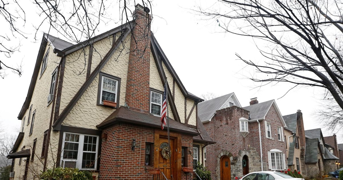 Photo: ctvnews.ca The boyhood home of President-elect Donald Trump is seen on Jan. 17, 2017, in New York. (AP Photo/Kathy Willens, File)