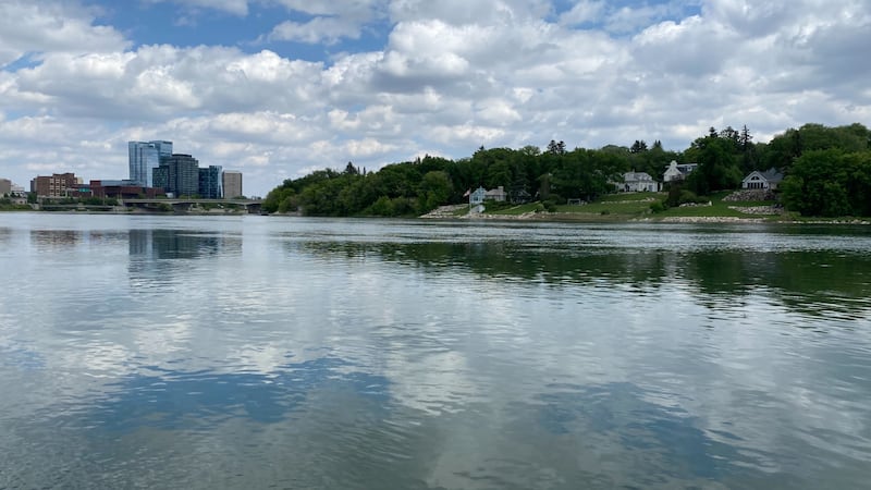 ‘A very fast current’: Officials caution public around South Saskatchewan River