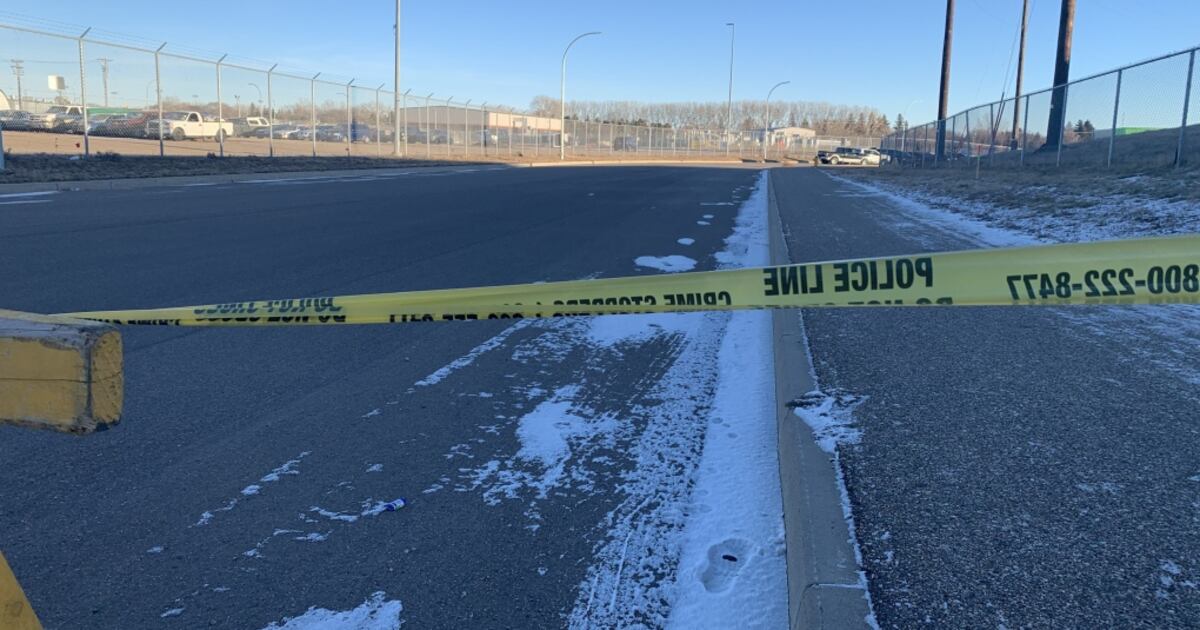 Saskatoon major crime unit investigating after dead body found in west ...