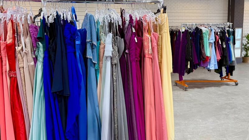 Barrie organization helps students get glitzy for prom and graduation