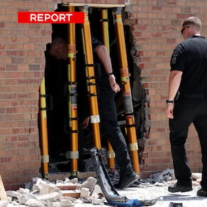 Driver injures themself and several others after driving into Goodlife Fitness in London, Ont.