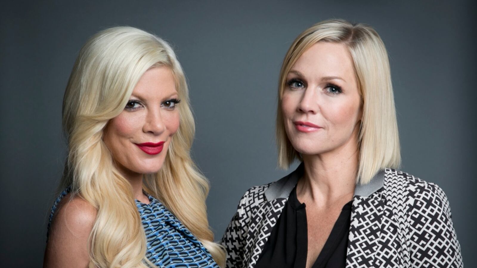 Former 90210 Co stars Tori Spelling Jennie Garth Reunite For New Comedy former-90210-co-stars-tori-spelling-jennie-garth-reunite-for-new-comedy