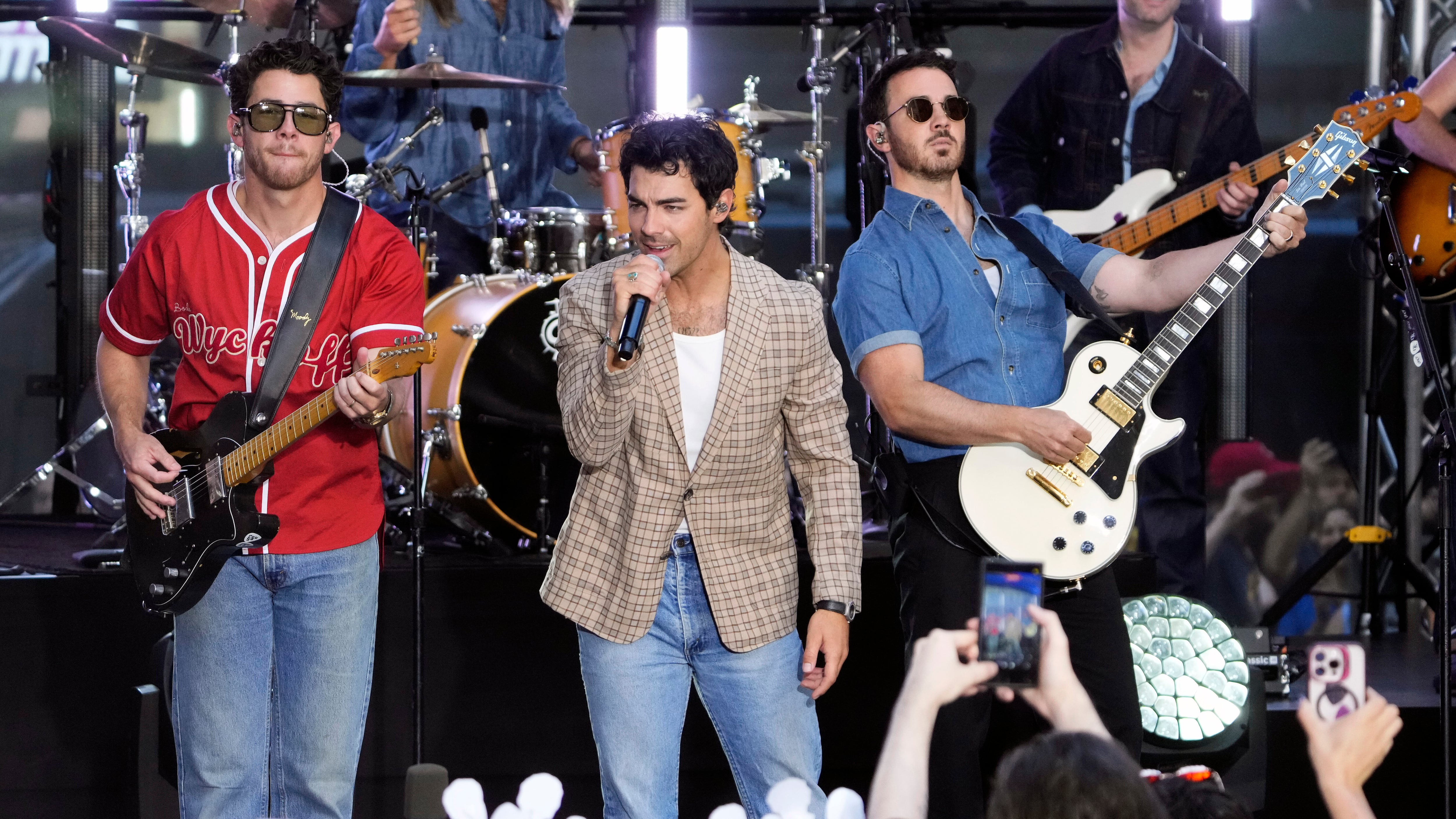 Jonas Brothers to play show in Moncton this summer