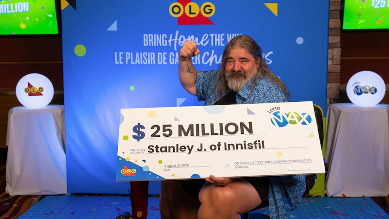 ‘Lucky numbers’ win Innisfil, Ont., man $25 million jackpot