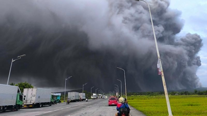 Nearly 200,000 people affected as over 5,400 flee ash from Philippine volcano