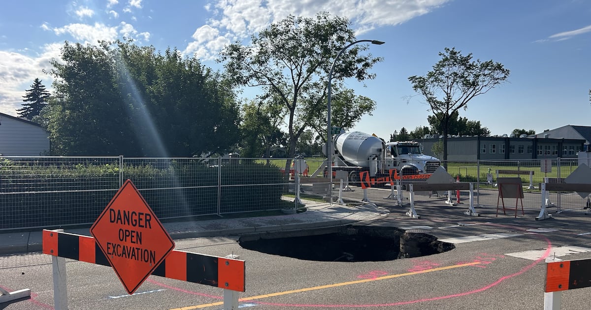 Sinkhole in Lauderdale neighbourhood closes road