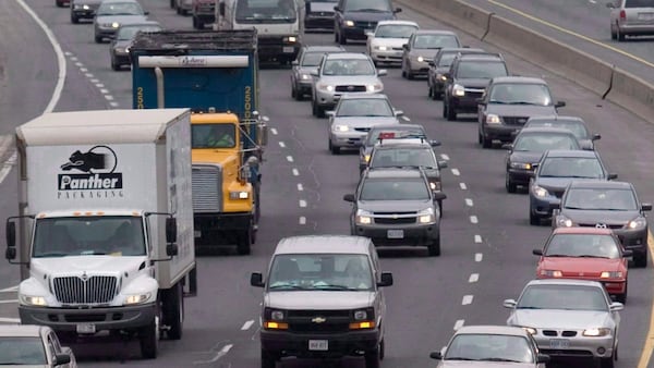 Ontario may allow more drivers to use HOV lanes
