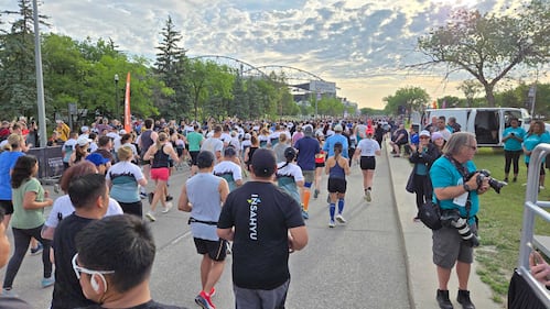Runners line up to start the 47th annual Manitoba Marathon in Winnipeg on June 15, 2025. (Daniel Timmerman/CTV News Winnipeg)