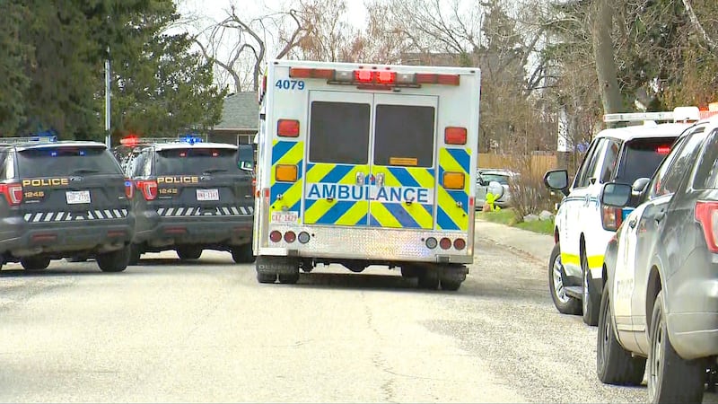 Stabbing in southwest Calgary leaves victim in serious condition