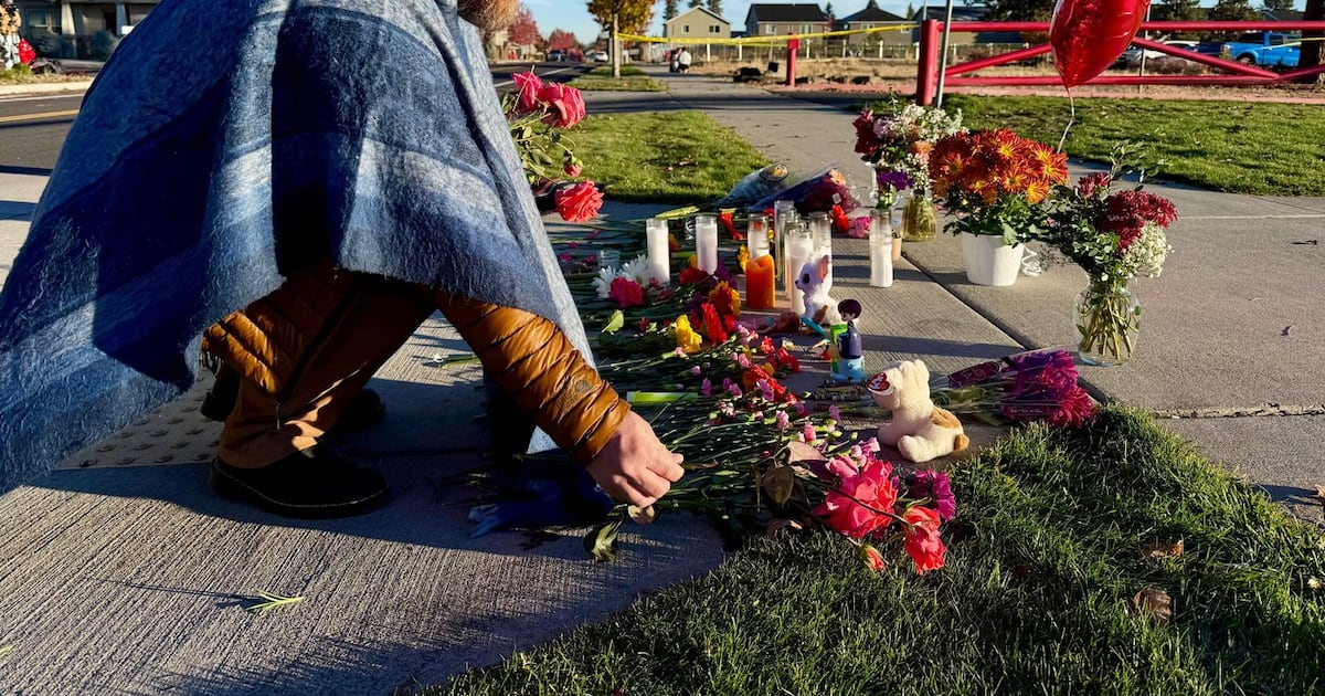 Während eine Gemeinde in Oregon um vier Tote bei einem Schulmassaker ...