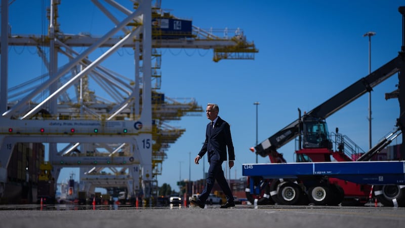 Carney touts B.C. port expansion plan to strengthen independence, diversify economy