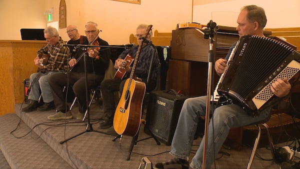 90-year-old musician hosting charity jam session for Manitoba senior dog rescue