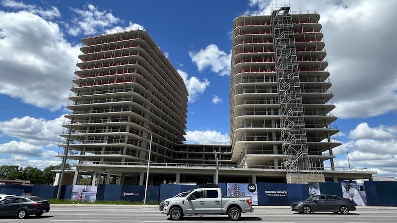 ‘It’s an eyesore’: Stalled apartment project on Baseline Road draws ire of residents