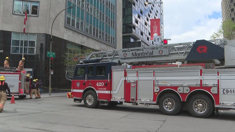 Fire breaks out on 24th floor of downtown Montreal high-rise