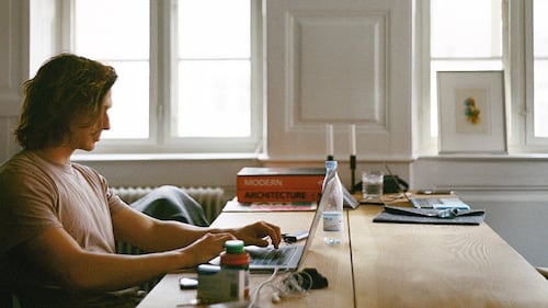 A new look at the mental health impacts of working from home