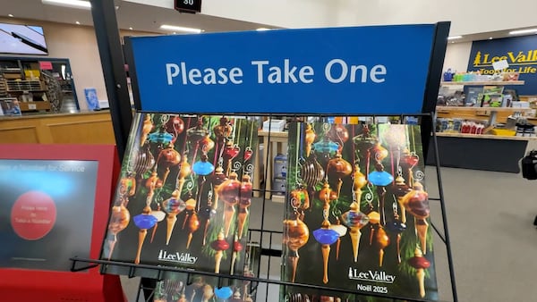 Lee Valley Tools giving customers $1 to pick up their Christmas catalog in store