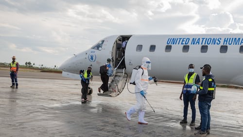 Canada extends Ebola travel restrictions for another 30 days