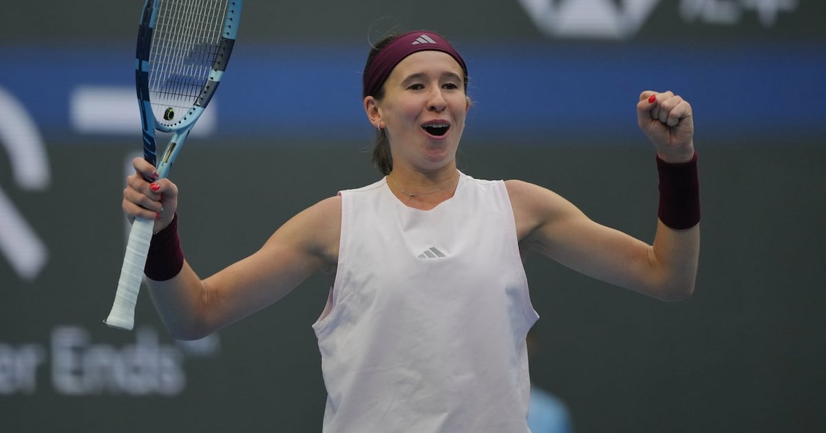 Nikola Bartunkova beats Karolina Muchova to reach China Open semifinals