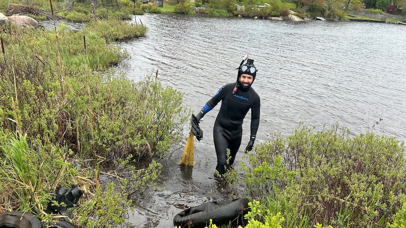 Pair of Nova Scotia divers clean up garbage in the ocean, lakes and rivers