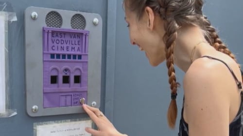 ‘It was just fabulous’: Mini-theatre plays big role in creative marriage proposal