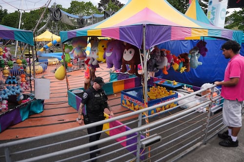 Police search for second suspect following Seattle food festival shooting that killed 3
