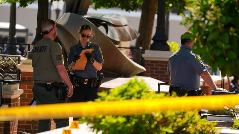 Tennessee man known for racist videos held on US$1.25M bond for courthouse shooting