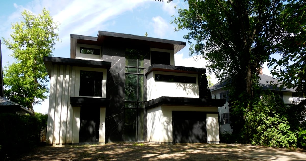Saskatoon homeowners denied bid to finish house, city cites zoning bylaws