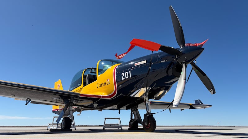 15 Wing Moose Jaw celebrates first flight of future trainer aircraft