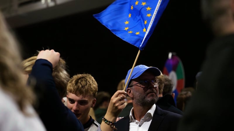 Icelandic voters reject a proposal to restart negotiations to join the European Union
