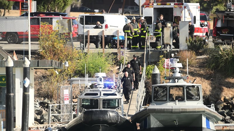 One person dead after San Francisco boat capsizes near Alcatraz Island