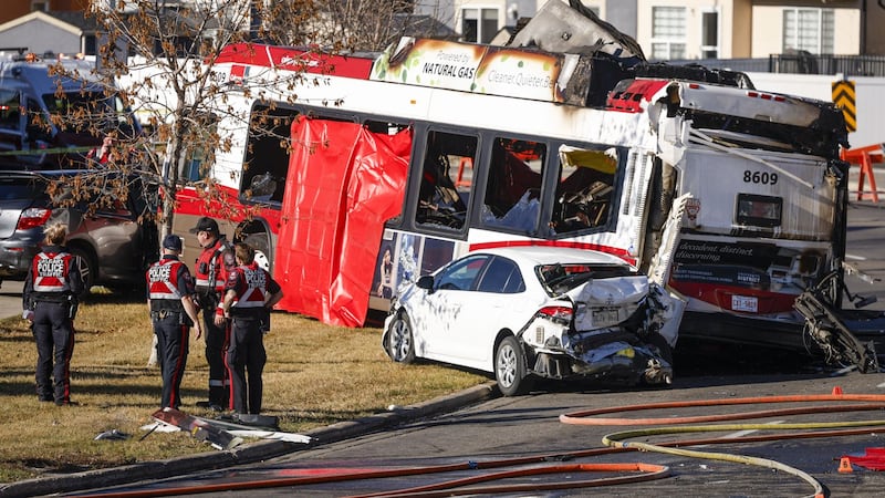 2 victims identified as investigation continues into fatal Calgary bus crash: police