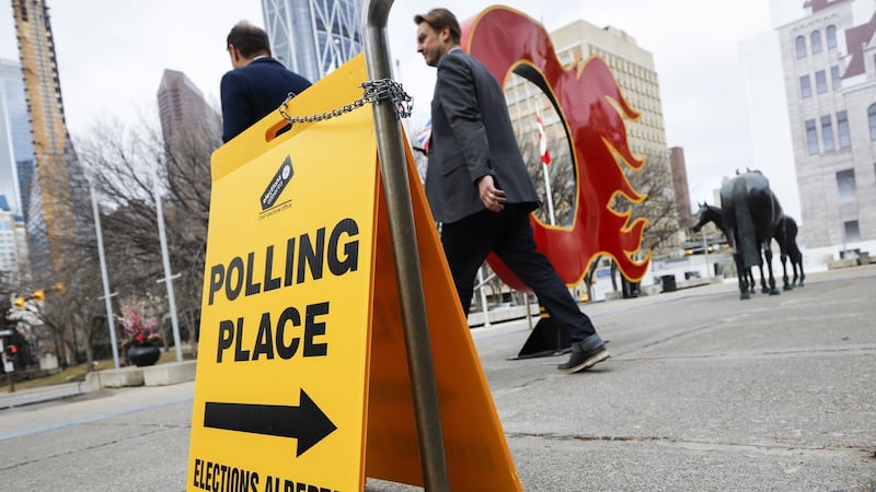 Redraw of electoral boundaries would present challenging timeline: Elections Alberta