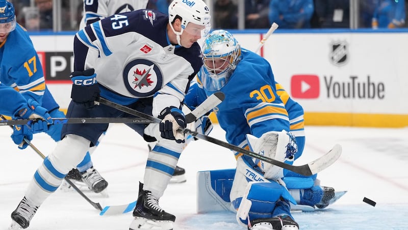 Broberg breaks tie on 3rd-period power play, Blues top Winnipeg Jets 2-1