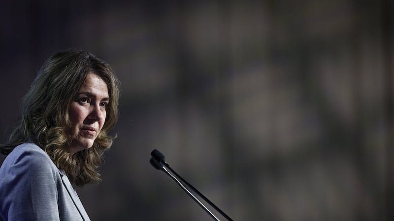 Danielle Smith defends upcoming government motion to reassess riding boundaries