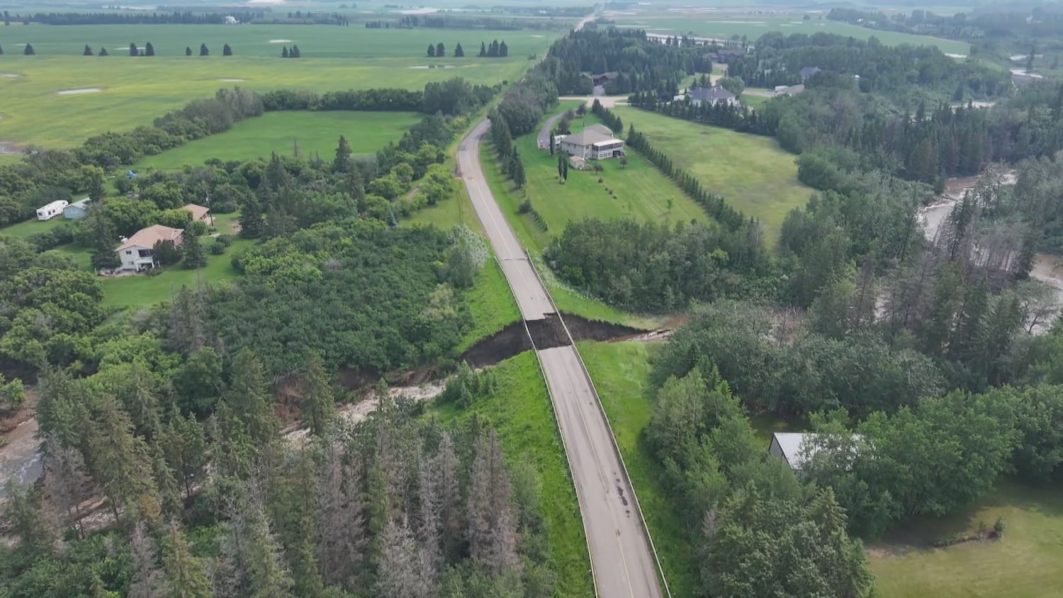 Heavy rain washes out road in Strathcona County – CTVNews