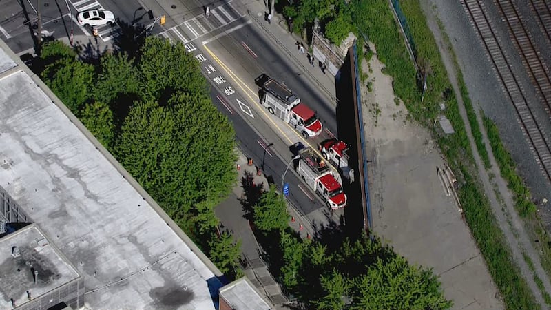 No streetcar service on large stretch of King Street after truck crashes into bridge