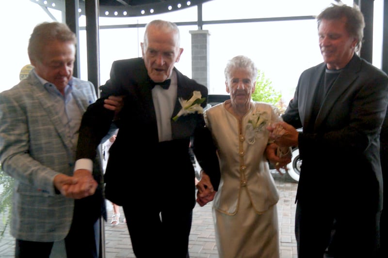 Northern Ontario couple celebrates 80th wedding anniversary