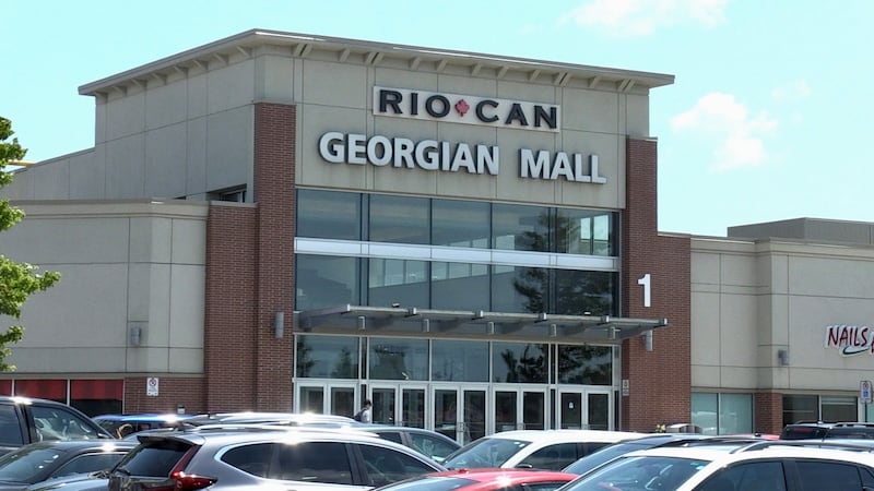 Vehicle stolen in broad daylight from Georgian Mall parking lot, police say