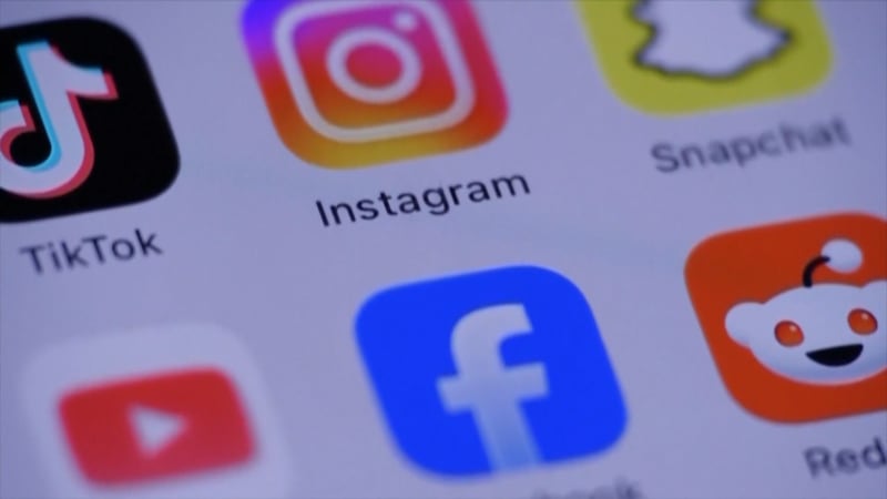 Manitoba education minister says social media ban could start in schools