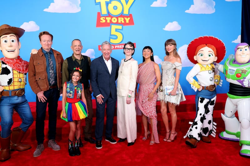 Taylor Swift joins star-studded 'Toy Story 5' premiere