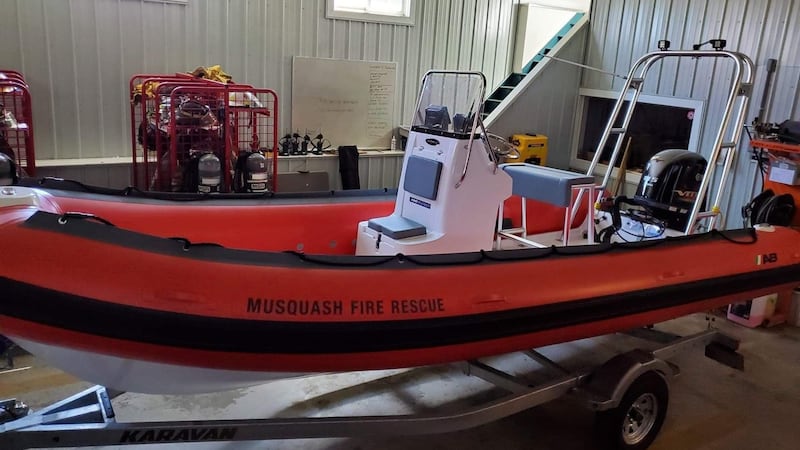 3 young men, dog stranded on boat rescued in Musquash, N.B.